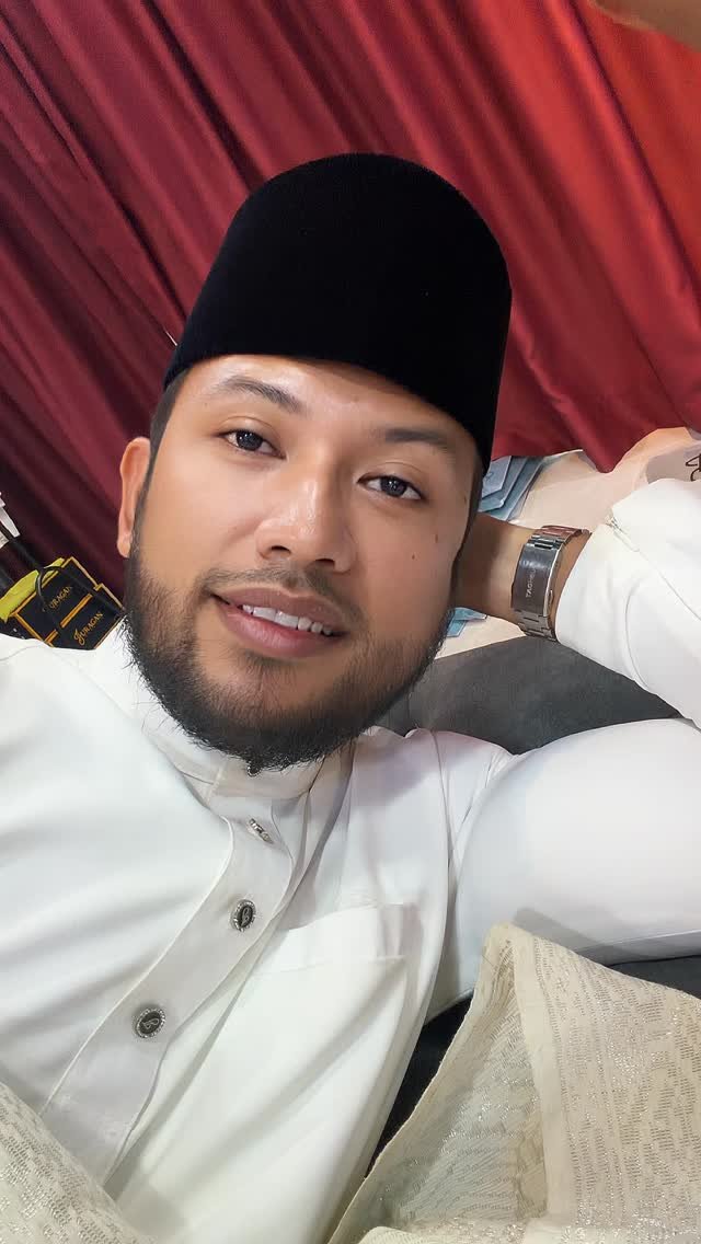 Jamilah Ok ke? Korang tolong jap teman sambil kita orang setel stok2 baru sampai ni..pening ah… 
#janjijuragan